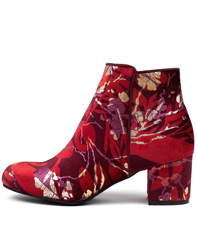 I ❤️ BILLY KANYE Boot/Shoe Hire • Size 8