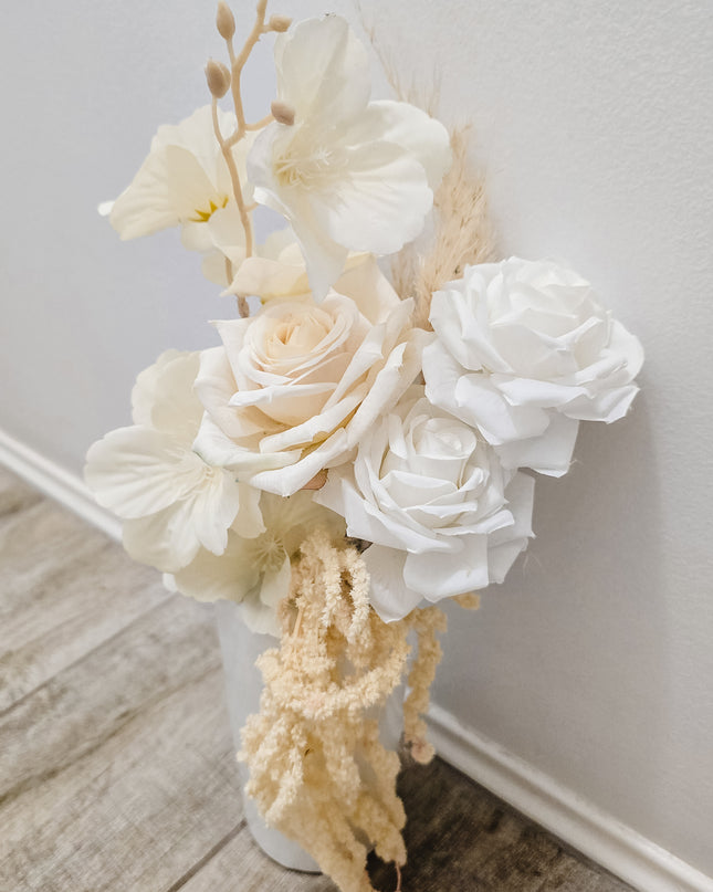 Floral Hire • BLACK/ WHITE/ BEIGE VIBE