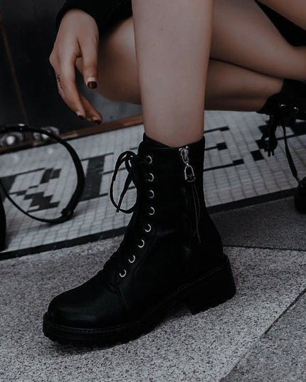 BLACK PLATFORM Boot/Shoe Hire • Size 7