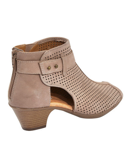 BEIGE Boot/Shoe Hire • Size 7
