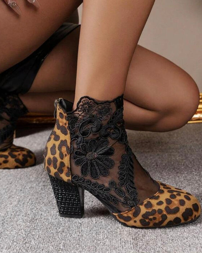 LACE LEOPARD Boot/Shoe Hire • Size 8