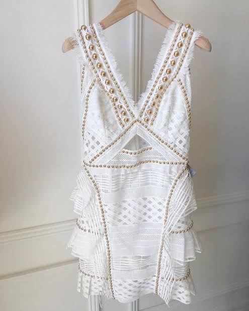 'Thurley Titan' White Dress Hire • Size 6/8