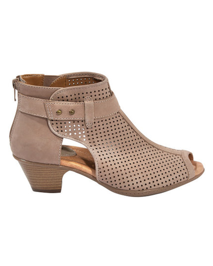 BEIGE Boot/Shoe Hire • Size 7