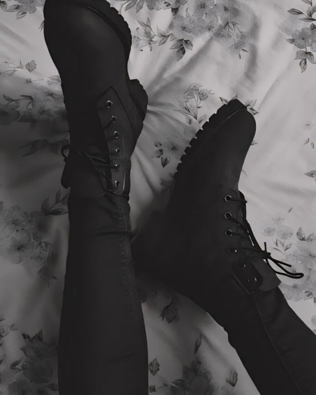 BLACK PLATFORM Boot/Shoe Hire • Size 7